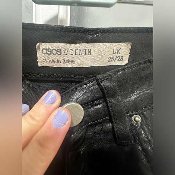 ASOS DESIGN faux leather straight leg pants in black - Picture 2 of 6